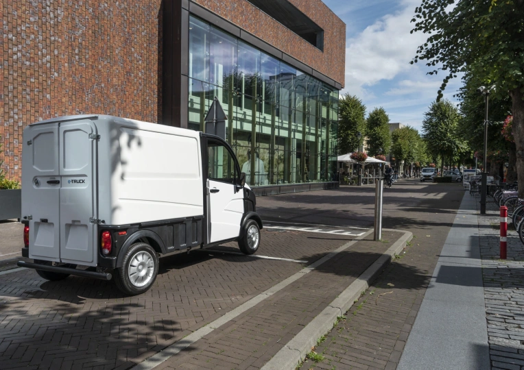 Brommobielen AIXAM e-Truck E-truck fourgon 3.jpg